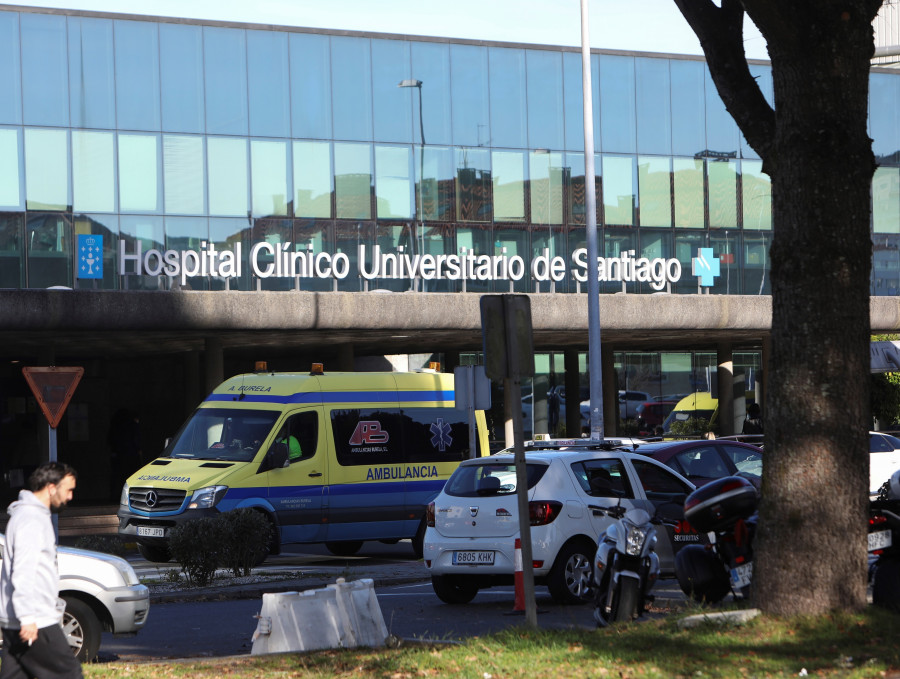 Los hospitalizados por covid en Galicia superan los 700 y bajan los contagios