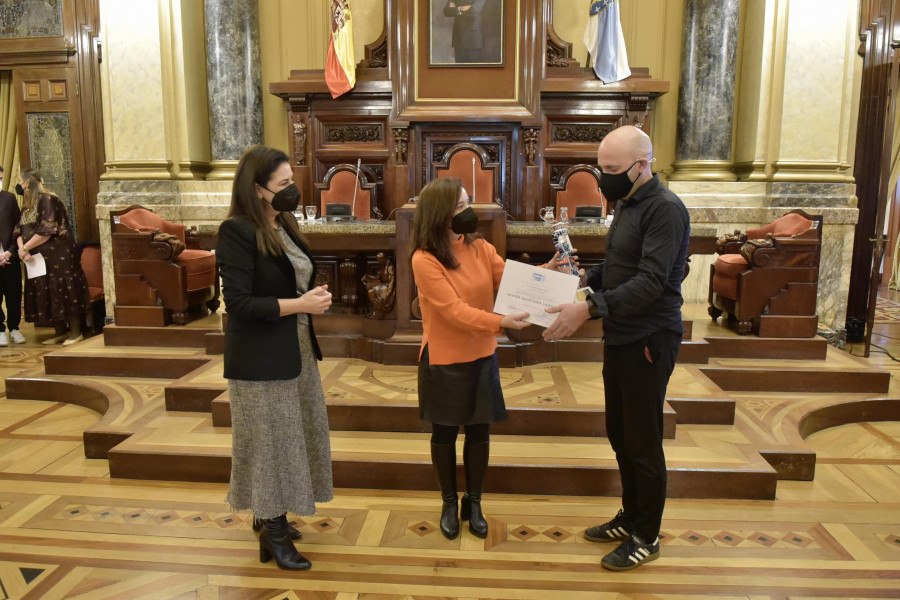 El fotoperiodista Javier Quintana recibe su segundo Pérez Lugín por “Los extranjeros”