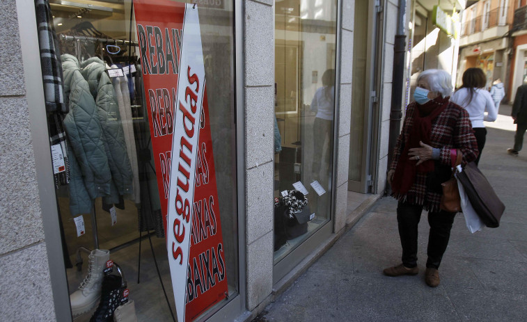 Las ventas de las rebajas caen un 35% en el comercio local en un año