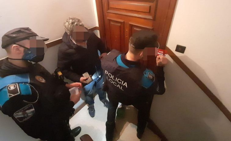 La Policía Local frustra un intento de okupación en la calle Barcelona