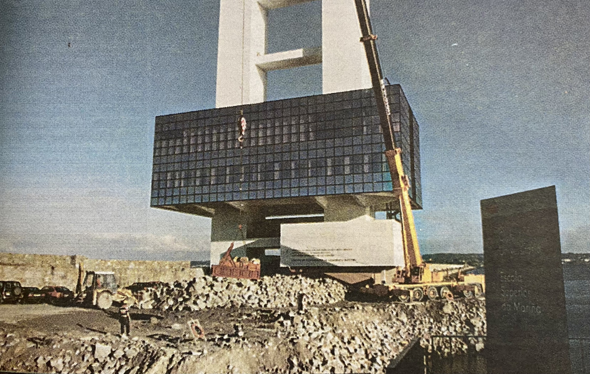 Obras en el espigu00f3n de pru00e1cticos junto a la Torre de Control en 1997