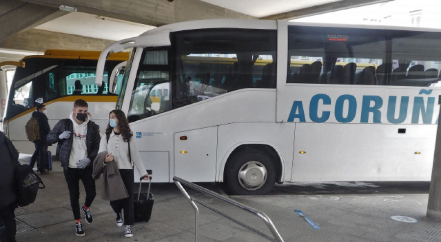 El autobús de primera hora entre Ferrol y A Coruña saldrá a las 6:30 y pasará por el Chuac