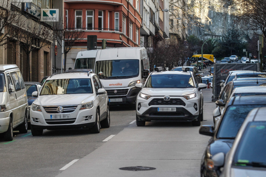 El nuevo multamóvil de la Policía Local recorre las calles e impone ya sus primeras sanciones