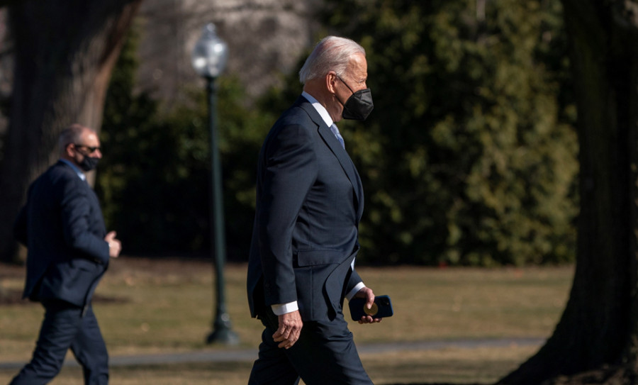 Biden avisa a Putin de que si invade Ucrania se enfrentará a “costes severos”