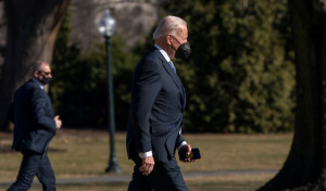Biden avisa a Putin de que si invade Ucrania se enfrentará a “costes severos”