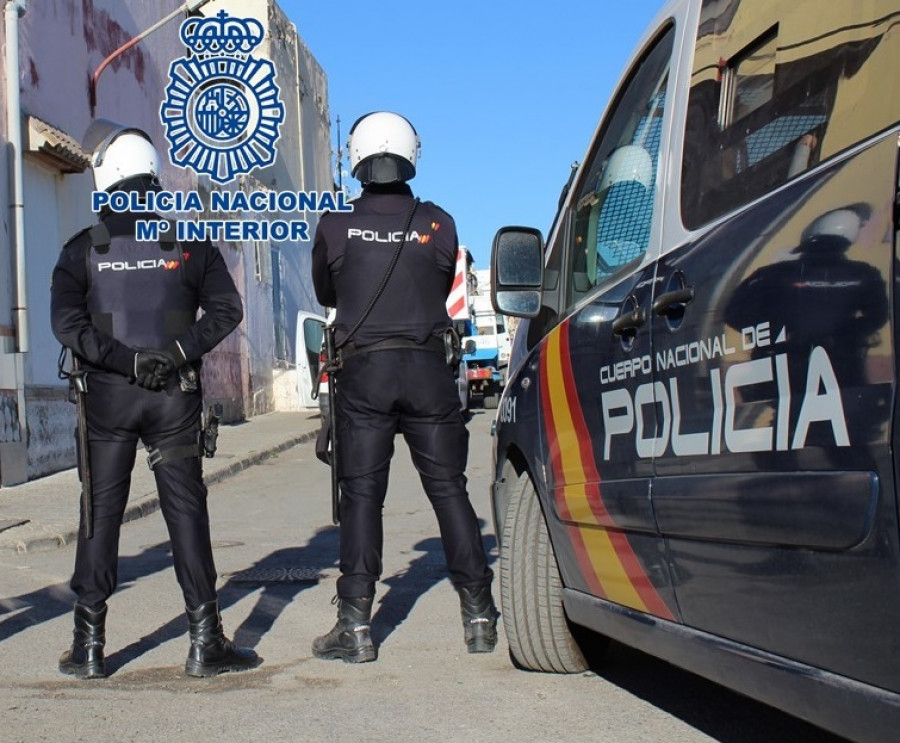 Una pelea con un vaso roto en una discoteca del centro de A Coruña termina con un detenido