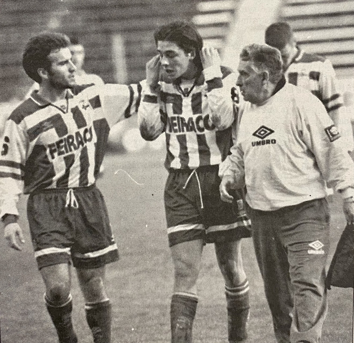 Diego se retira lesionado en el Fabril en 1997