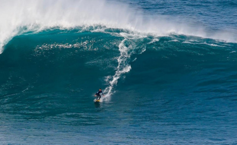 Coruña Big Waves lanza su alerta verde para el domingo