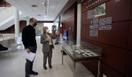 Anxo Lorenzo inaugura en la biblioteca Miguel González Garcés la muestra dedicada al centenario de María Casares