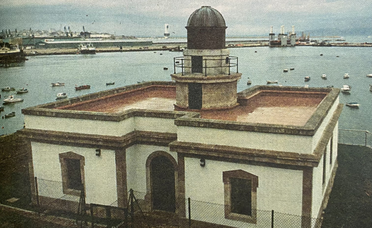 Hace 25 años: El Puerto cederá a la Universidad el faro de Oza