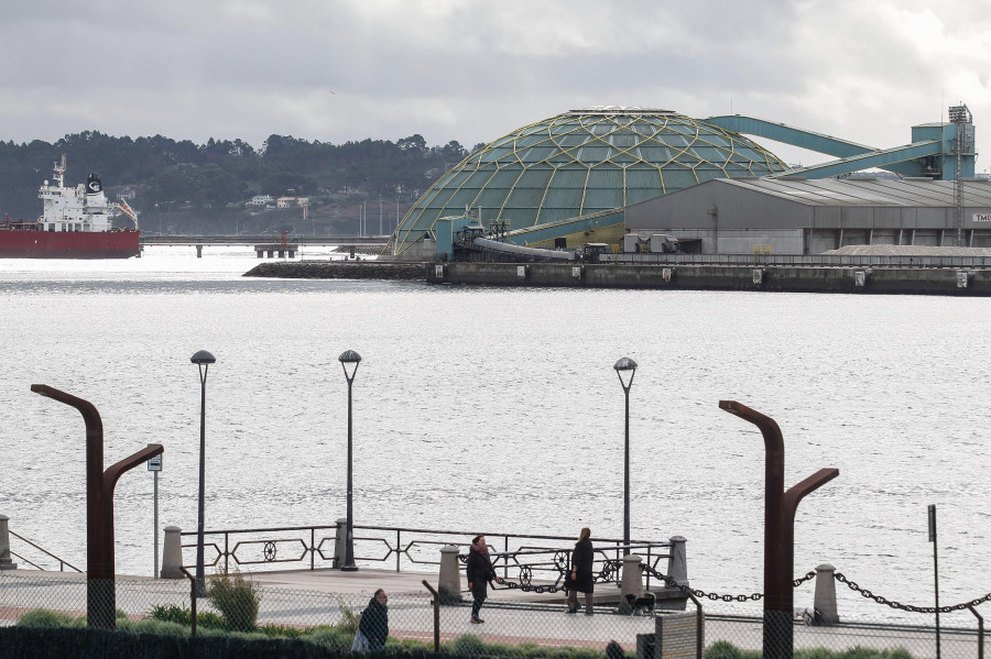 El pleno debatirá los usos de la Medusa y su permanencia en el puerto coruñés