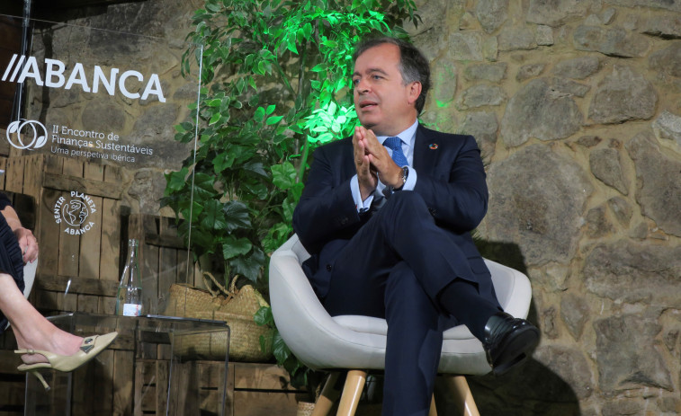Abanca suma clientes fuera de Galicia y estará atenta a opciones de compra