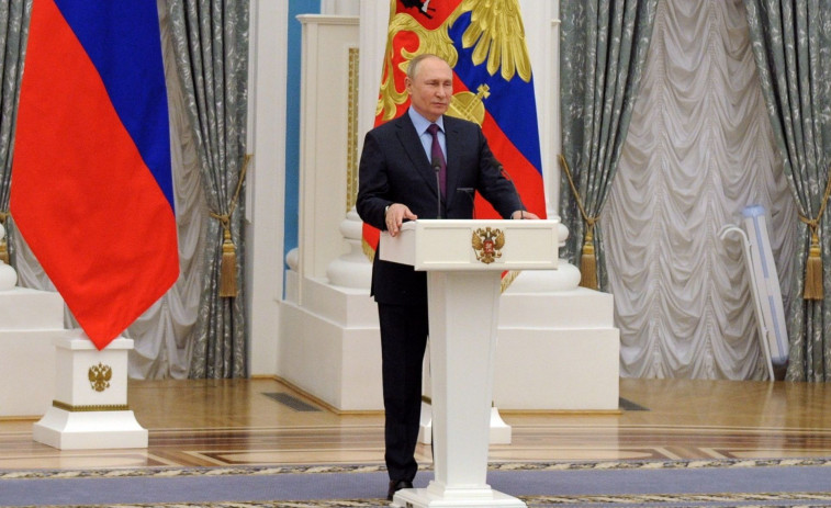 La UE y EEUU lanzan las primeras sanciones a Rusia, que autoriza el envío de tropas al Donbás