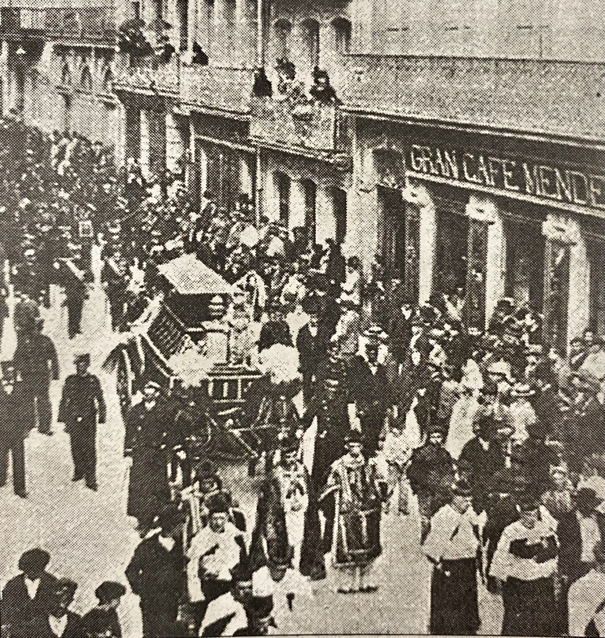 Fotograma del entierro del general Su00e1nchez Bregua de Josu00e9 Sellier