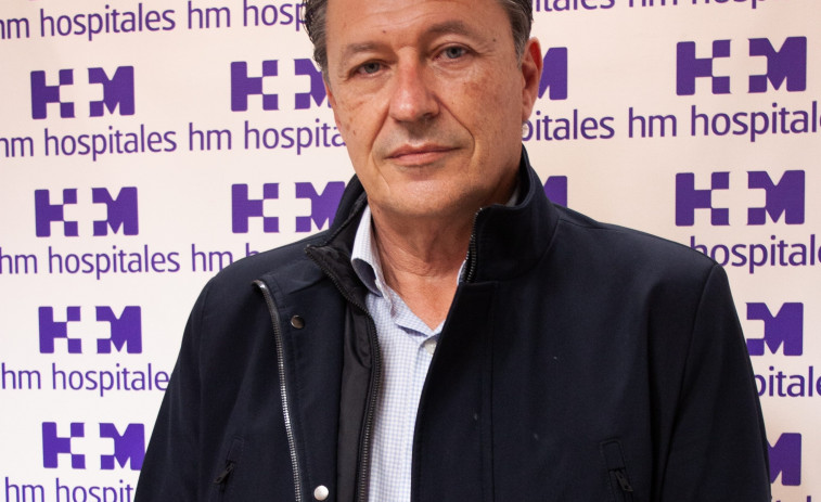 Enrique Mena del Río, que opera en A Coruña, reconocido como el mejor cirujano general y digestivo de España