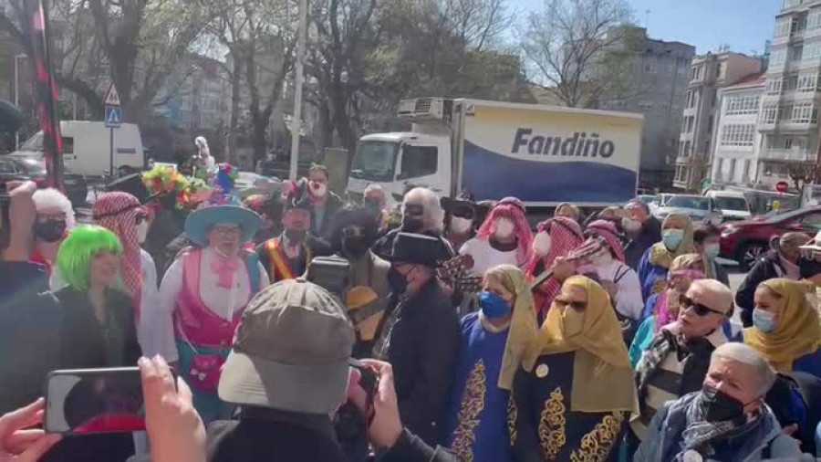 A Coruña da la bienvenida al carnaval homenajeando a Cantero