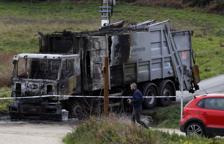 Arde un camión de recogida de basura en un nuevo acto de sabotaje contra el servicio municipal