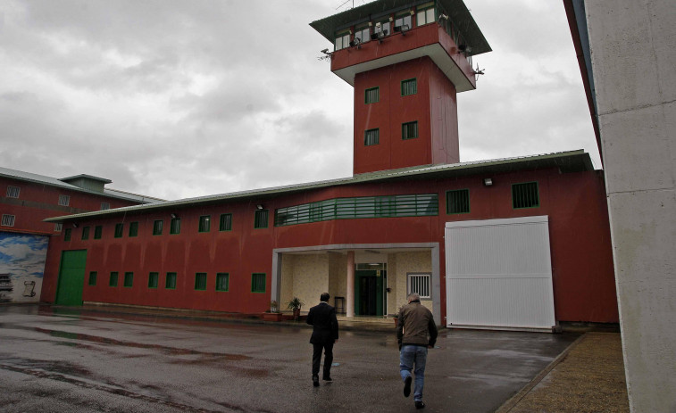La pandemia disparó el contrabando de móviles en la prisión de Teixeiro