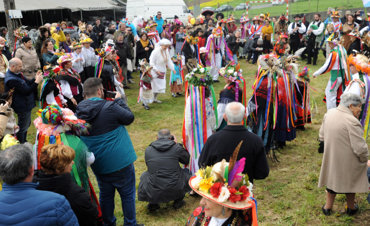 Cambre y Samede vuelven a la calle con su fiesta más concurrida