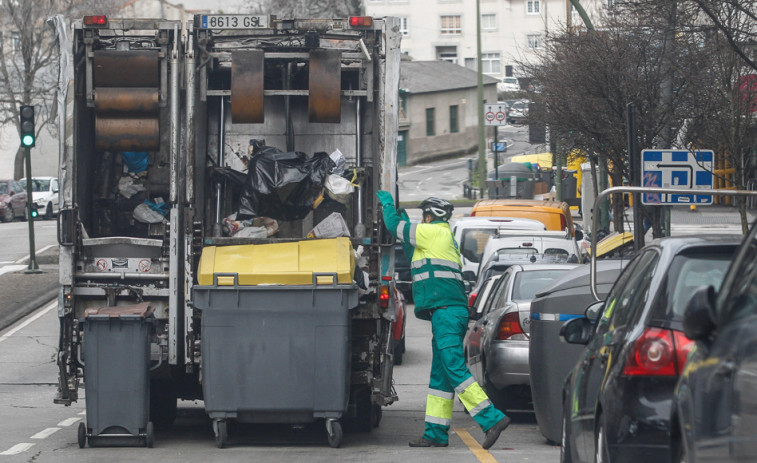 El Ayuntamiento declara el estado de emergencia por la basura acumulada