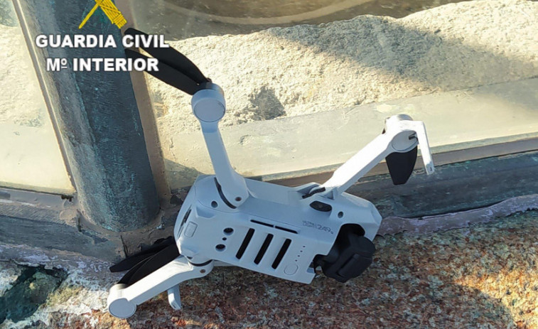 La Guardia Civil investigó a un vigués que estrelló su dron contra la linterna de la Torre de Hércules