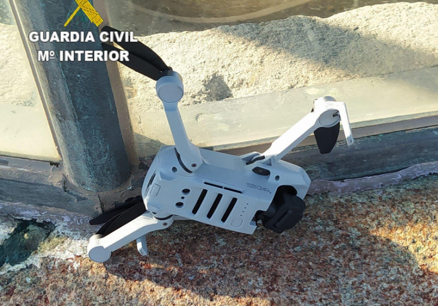 La Guardia Civil investigó a un vigués que estrelló su dron contra la linterna de la Torre de Hércules