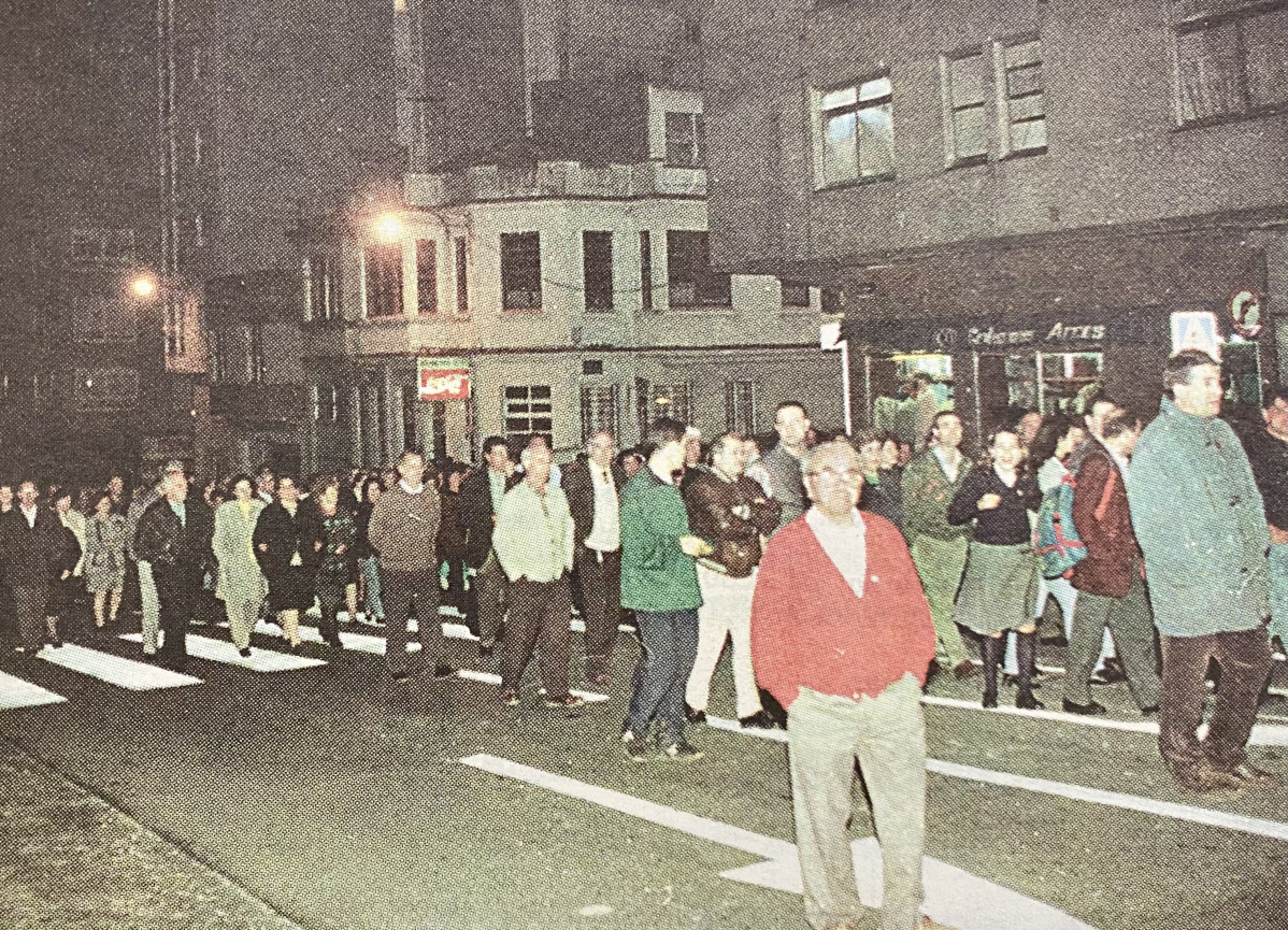 Manifestaciu00f3n del barrio de Eiru00eds en 1997