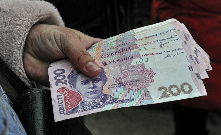 Rusia impone un 'corralito' al limitar a 10.000 dólares la retirada de efectivo en divisas
