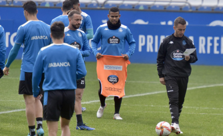 Táctica y estrategia bajo la intensa lluvia en Riazor