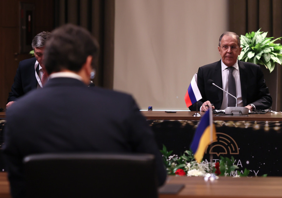 Rusia rechaza negociar una tregua humanitaria en una cumbre ministerial con Kiev