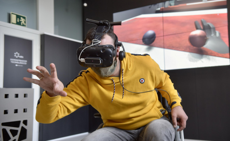 Usuarios de Adaceco visitan el Citic para vivir su primera experiencia con realidad virtual