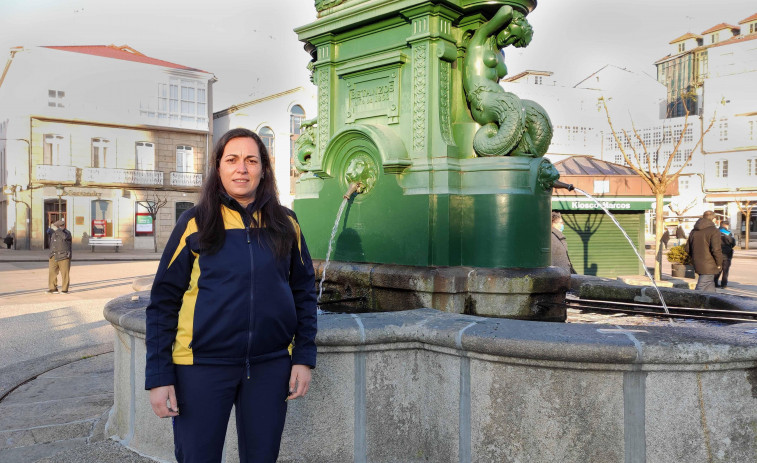 La cartera en Betanzos Ángeles Miragaya protagoniza un vídeo para promocionar el Camino