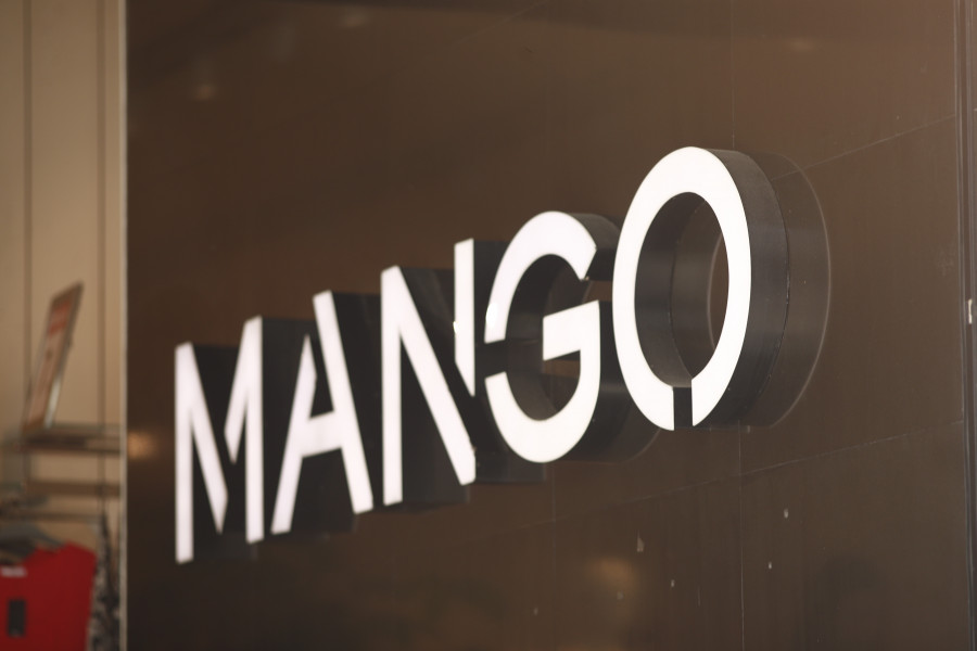 La tienda Mango de Marineda City estrena su línea de moda infantil