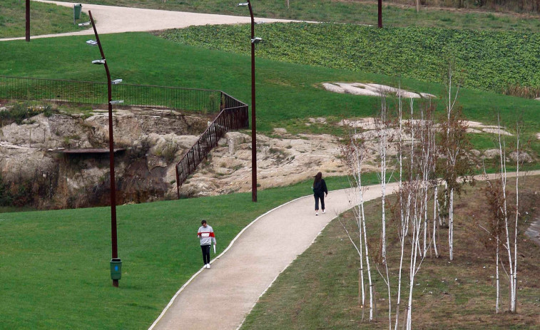 Un aparcamiento en superficie de medio millón de euros concluirá el parque de Adolfo Suárez