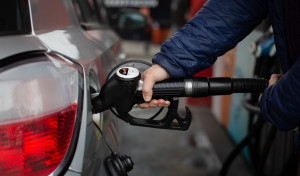 Alemania dará a cada contribuyente un pago único de 300 euros y rebajará temporalmente el precio de los carburantes