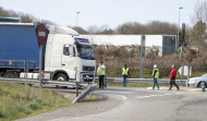 Las consecuencias de la huelga del transporte, comienza a tirarse pescado y cese de abastecimiento de agua mineral
