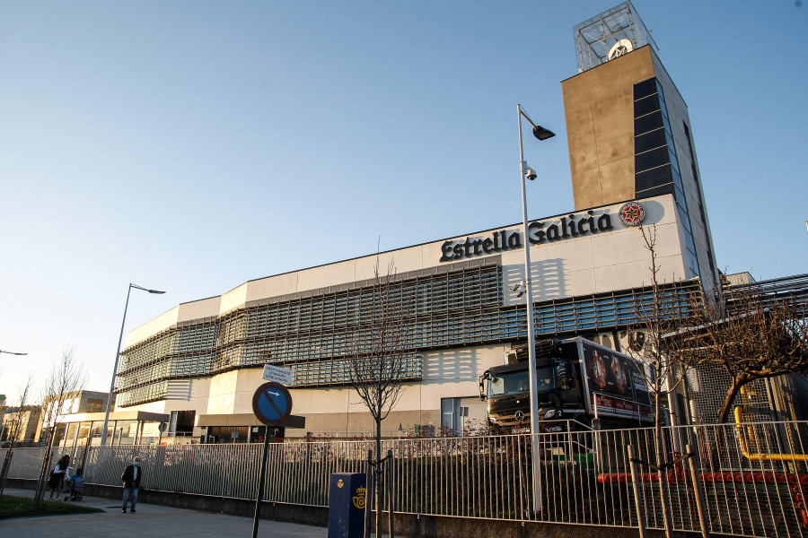 La fábrica de Estrella Galicia, abocada a cerrar mañana por la falta de suministros