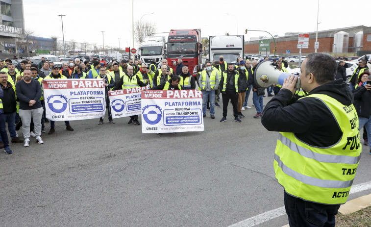 Los paros del transporte ponen en riesgo la alimentación en comedores escolares, hospitales y residencias