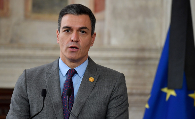 Sánchez ofrece diálogo a los transportistas pero garantizará el orden público