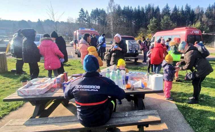Los 30 refugiados de Ucrania recogidos por los Bomberos y la Policía Local llegan esta tarde a A Coruña