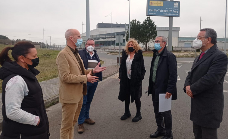 El nuevo director de Sepes visita el polígono de Teixeiro  y estudia la construcción de una rotonda de acceso