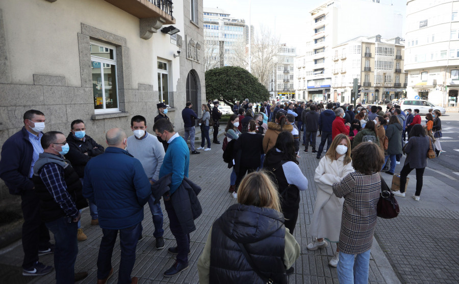 Los ganaderos advierten de que no pueden transportar la leche ni alimentar a las bestias