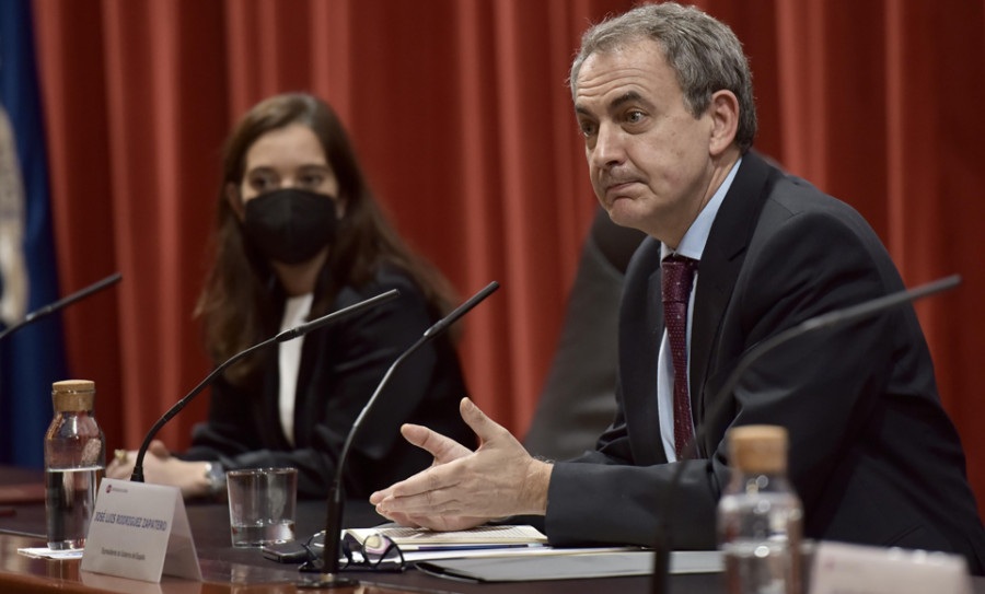 Rodríguez Zapatero reivindica la transformación educativa de España en un acto en A Coruña