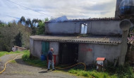 Dos hermanos de edad avanzada de Abegondo se quedan sin casa tras un incendio