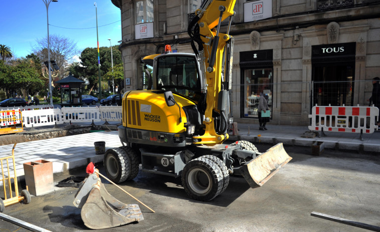 Las obras de la calle de Compostela y Alcalde Marchesi se paralizan por la falta de suministros