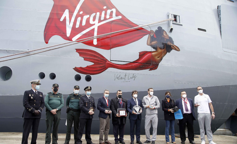 El “Valiant Lady” llega a la ciudad en su primera escala en España