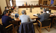 El Gobierno acuerda con los transportistas un descuento de 20 céntimos en combustible
