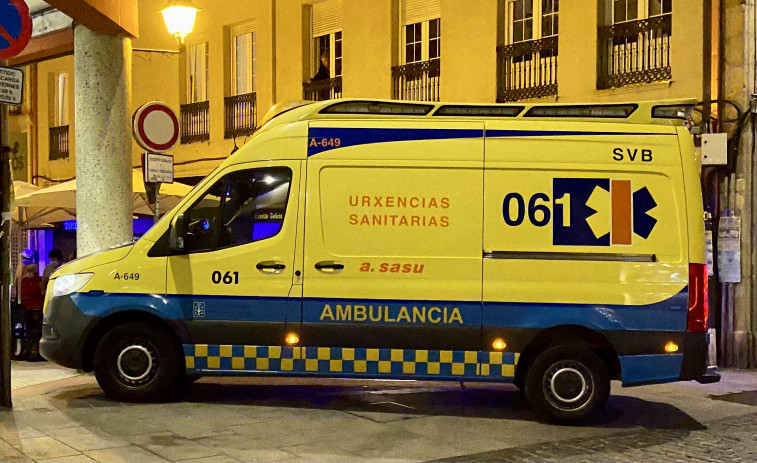 Un incendio y una pelea provocan alarma y dejan una mujer herida en A Coruña
