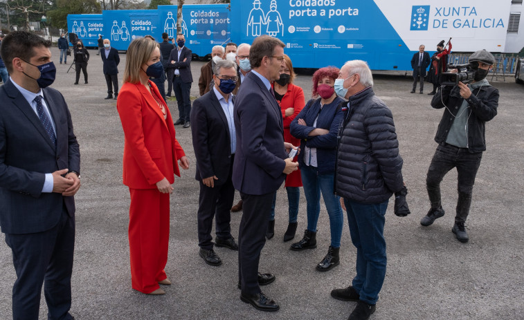 Cambre estrena el autobus con servicios de podología y audiología de la Xunta