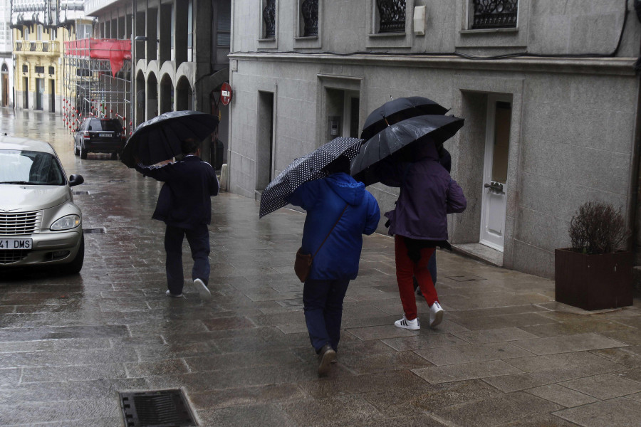 Lluvias persistentes y puntualmente moderadas en A Coruña y norte de Lugo